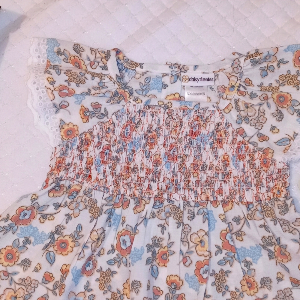 Daisy Fuentes 2 PC Floral S/Sleeve Dress/Shorts w/white lace 18M